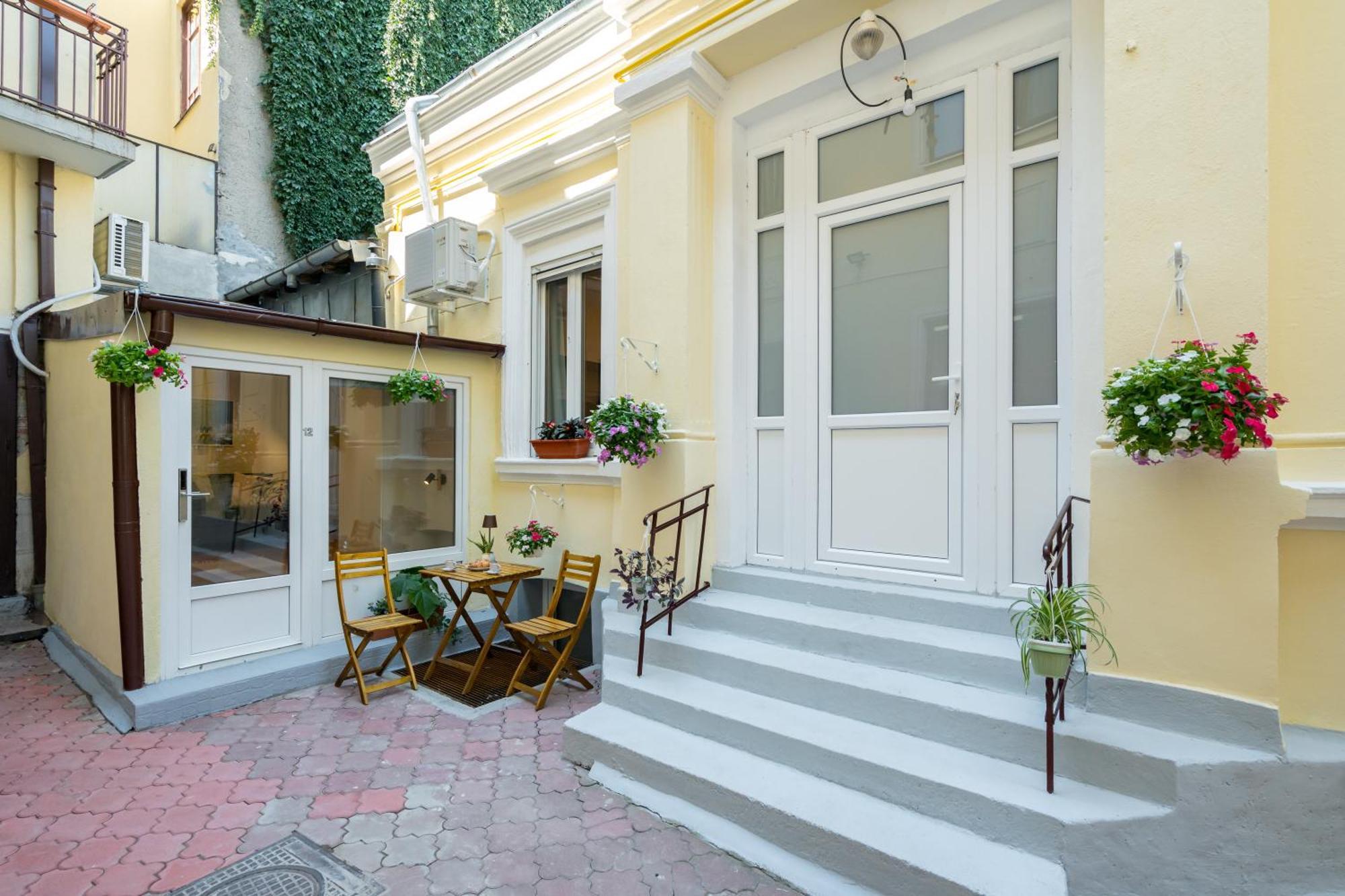 Emil Balaban Luxury Apart-Hotel Bukares Bagian luar foto