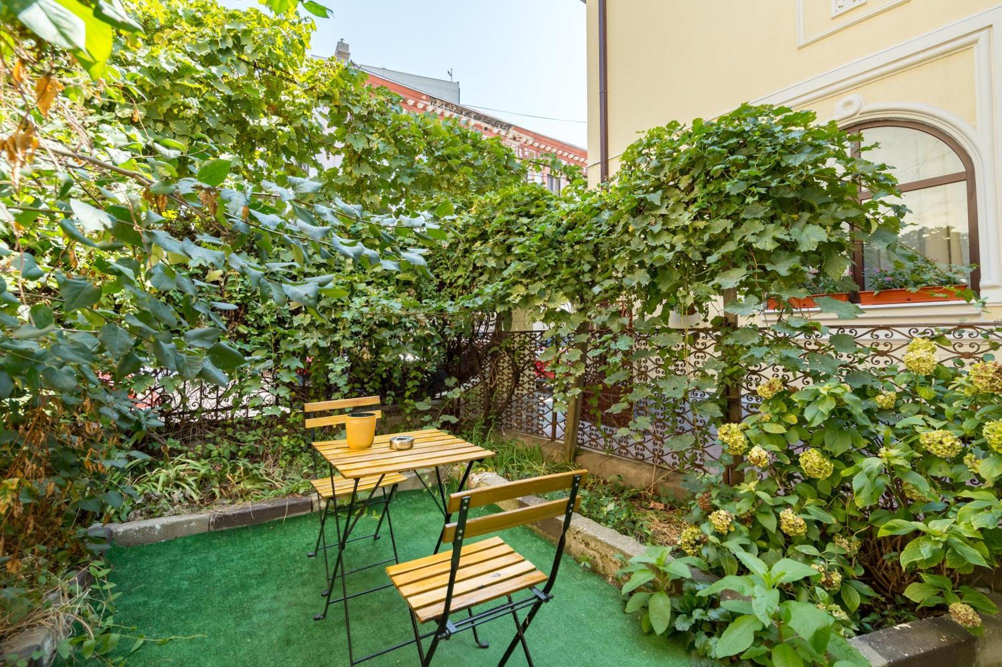 Emil Balaban Luxury Apart-Hotel Bukares Bagian luar foto